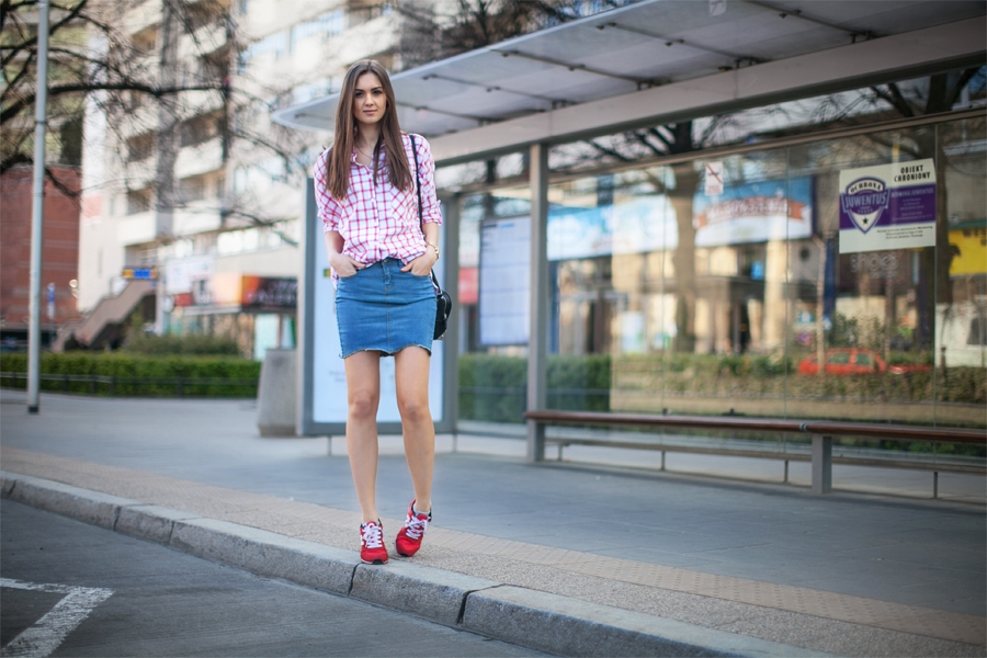fashion_blog_casual_outfit_checked_shirt_denim_skirt_street_style_streetstyle_blogger_girl_wearing3