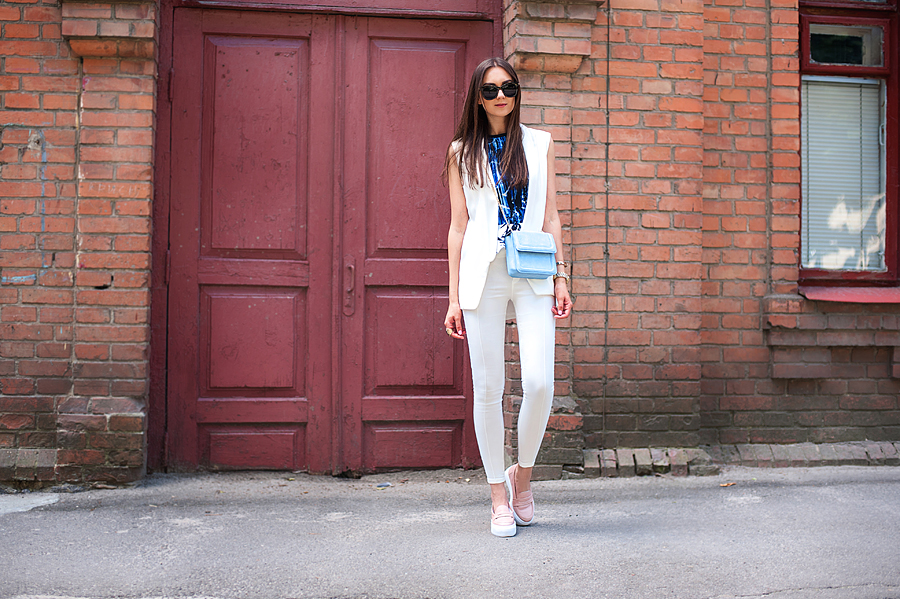 fashion_blogger_ukraine_art_prints_trends_outfit_pastel_bag_total_white_2